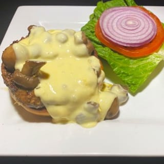 Mushroom Brie Burger (L)